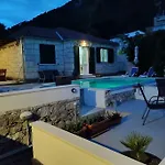 House Anna Sobra