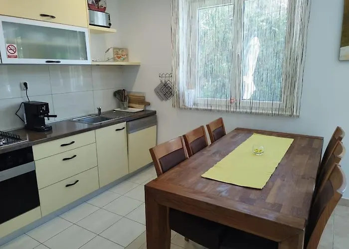 House Anna Собра