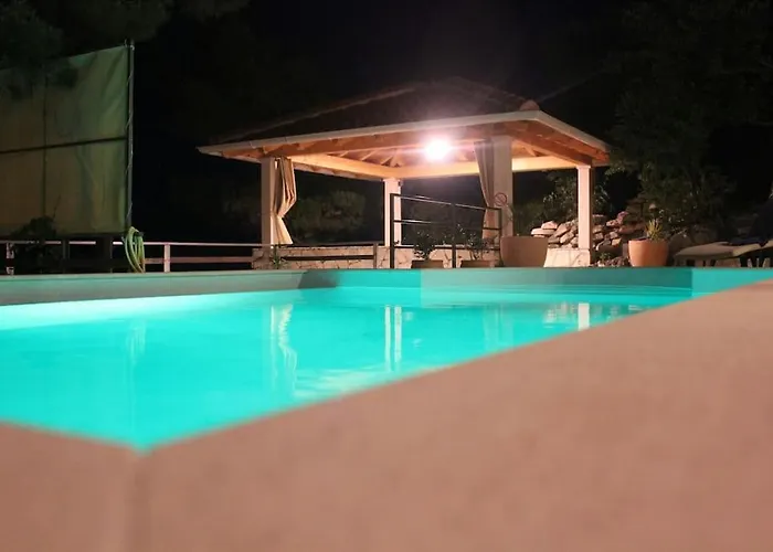 House Anna Вилла Собра